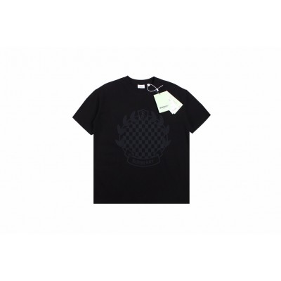 Burberry T-shirt with Checkered Crest