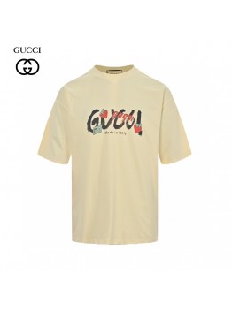Gucci Strawberry Logo T-Shirt (Beige)