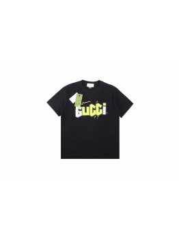 Gucci Lightning Bolt Logo T-Shirt in Black