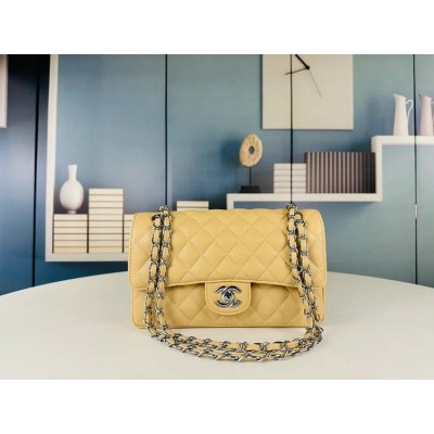 CC  Classic Flap caviar leather 25 cm