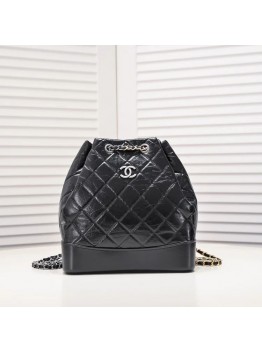 CC 17 Gabrielle backpack size : 24*23*11.5cm
