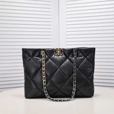 CC 22B 19BAG Tote