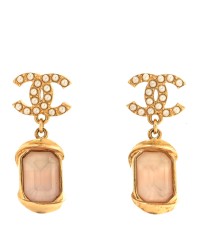 Metal Crystal Pearl CC Drop Earrings i Gold Pink