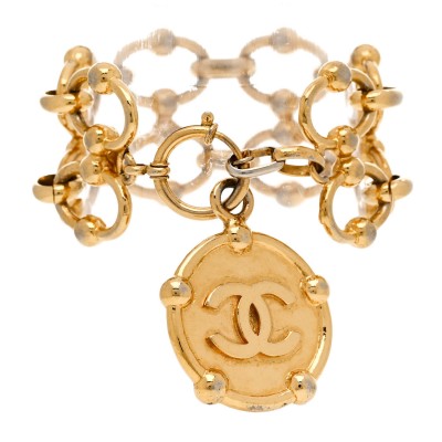 Metal CC Coin Bracelet Gold