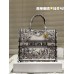 D book tote new arrival bag