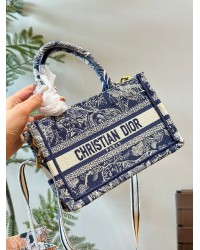 D mini tote bag size: 21.5x13x7.5cm
