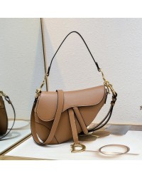 D saddle Be a classic with classics bag size: 25.5 x 20 x 6.5 cm
