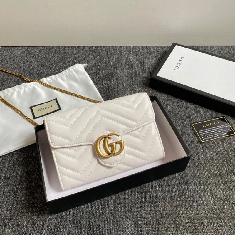 GC431 GG Marmont matelassé mini bag / 8″W x 5″H x 2.5″D