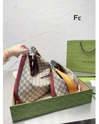 GC484 Gc Attache Small/Large Shoulder Bag