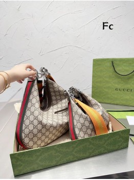 GC484 Gc Attache Small/Large Shoulder Bag