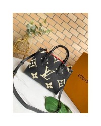 L-bag Size: 25 x 19 x 11.5 cm