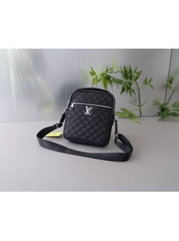 Louis new arrival bag size : 20x24x5 cm