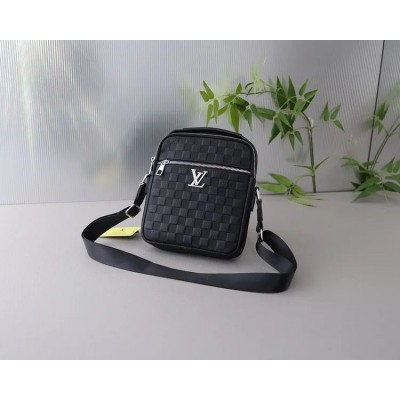 Louis new arrival bag size : 20x24x5 cm