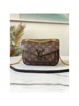 L-bag Size: 22 x 17x 10cm