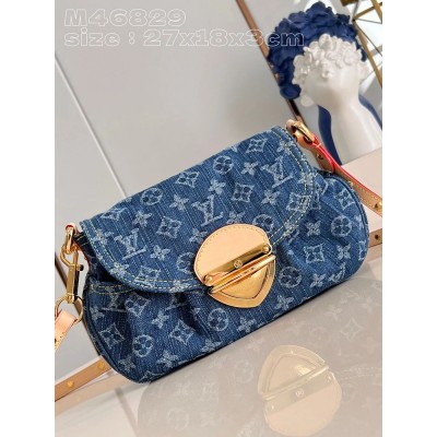 Louis Monogram Denim size : 27 x 18 x 3 cm