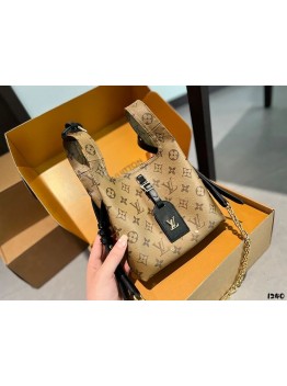 Louis new arrival bag size: 18 * 16cm