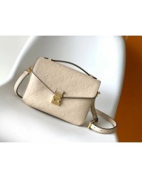 L-bag Size: 25 x 19 x 7 cm