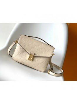 L-bag Size: 25 x 19 x 7 cm