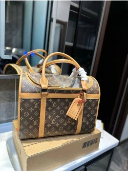 Louis new arrival pet bags size: 39*20*32 cm