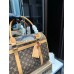 Louis new arrival pet bags size: 39*20*32 cm