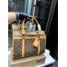 Louis new arrival pet bags size: 39*20*32 cm