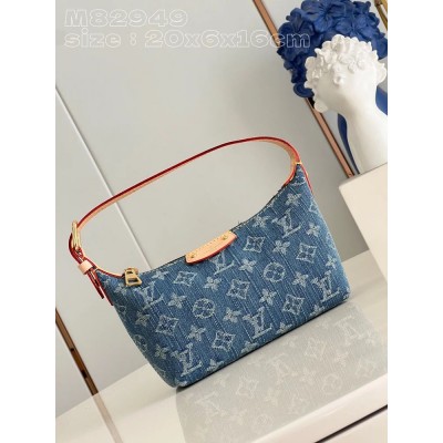 Louis Hills Pochette Monogram Denim size;20.5 x 6 x 16 cm