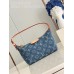 Louis Hills Pochette Monogram Denim size;20.5 x 6 x 16 cm