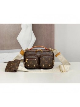 L-bag Size: 18 x 11 x 10 cm