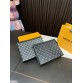 Louis Toiletry Pouch men and women bag size : 26*20cm