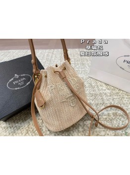 Pra nwe arrival bucket bag size: 18 * 22 cm