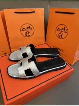 Hermès best-selling slides/sandals 3