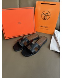 Hermès best-selling slides/sandals 4