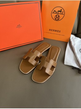 Hermès best-selling slides/sandals 4