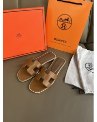 Hermès best-selling slides/sandals 4