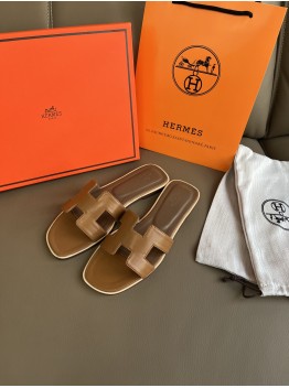 Hermès best-selling slides/sandals 4