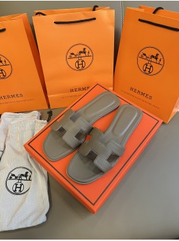 Hermès best-selling slides/sandals 6