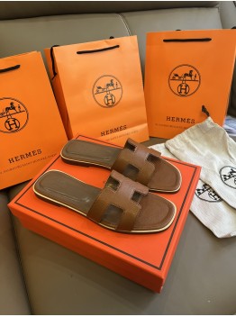 Hermès best-selling slides/sandals 6